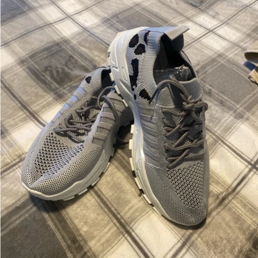 Stylish Gray Women's Sneakers